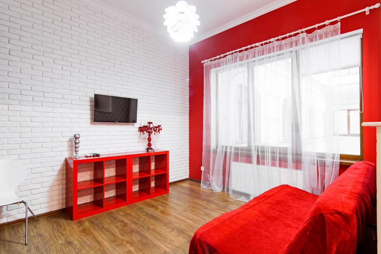 Modern Apartment In The City Center In A New Building 오데사 외부 사진