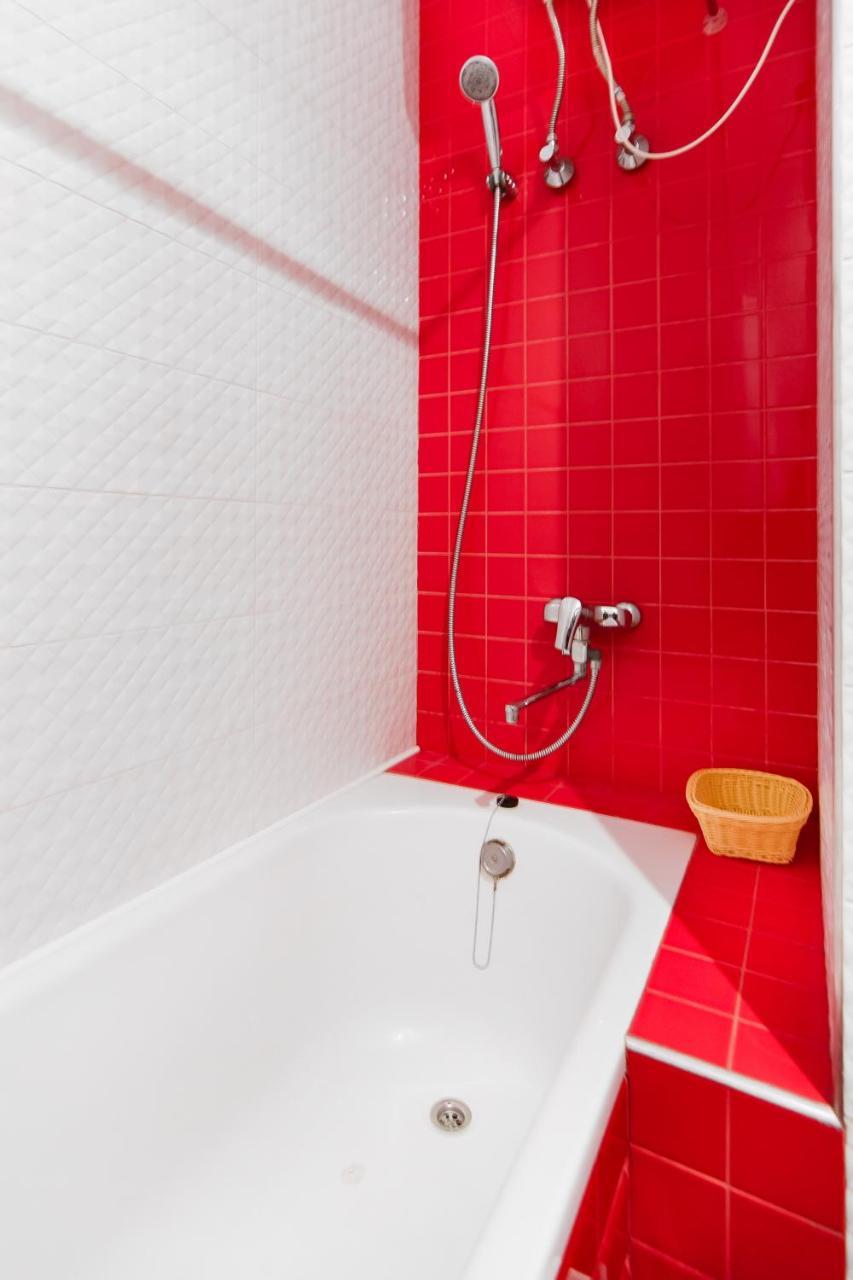 Modern Apartment In The City Center In A New Building 오데사 외부 사진